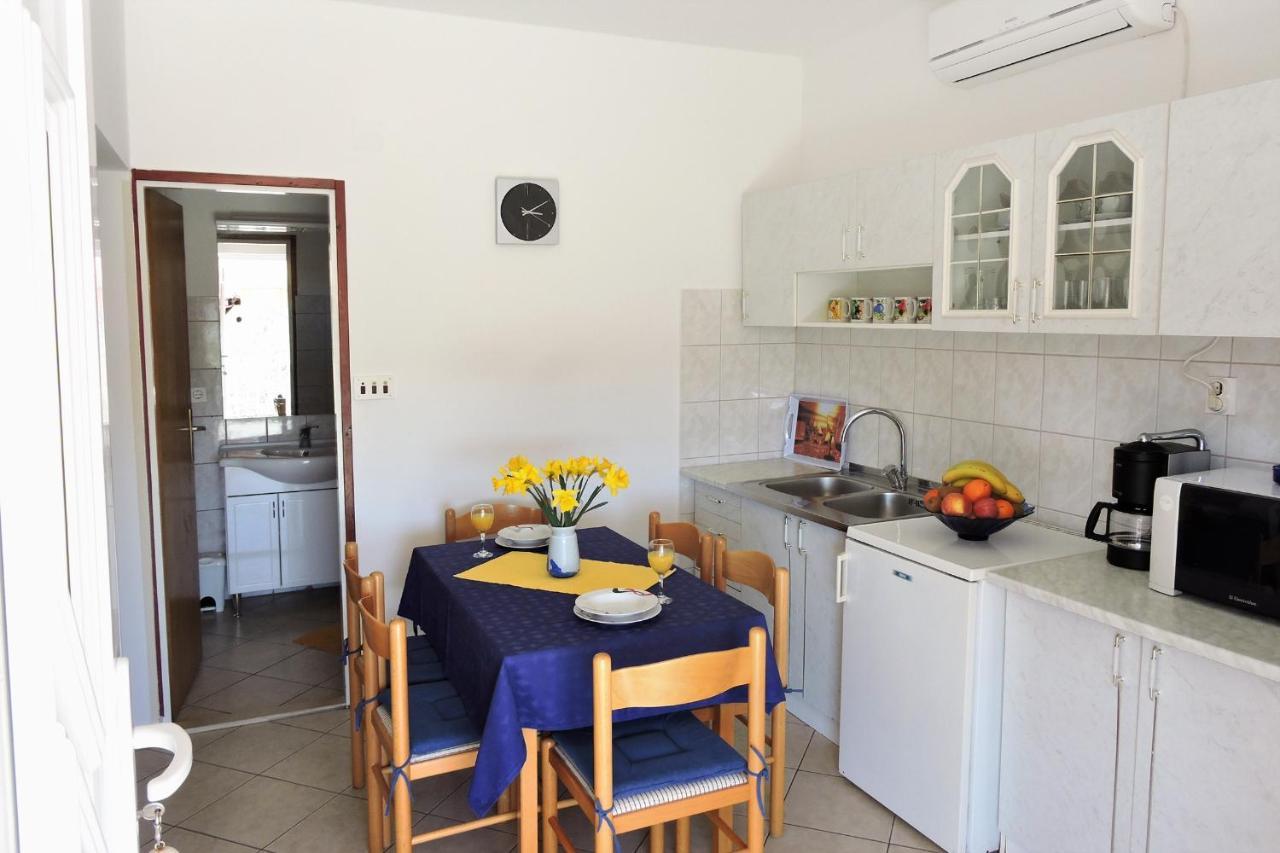 Apartments By The Sea Veli Rat, Dugi Otok - 436 Екстериор снимка