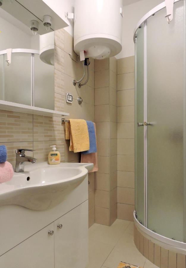 Apartments By The Sea Veli Rat, Dugi Otok - 436 Екстериор снимка